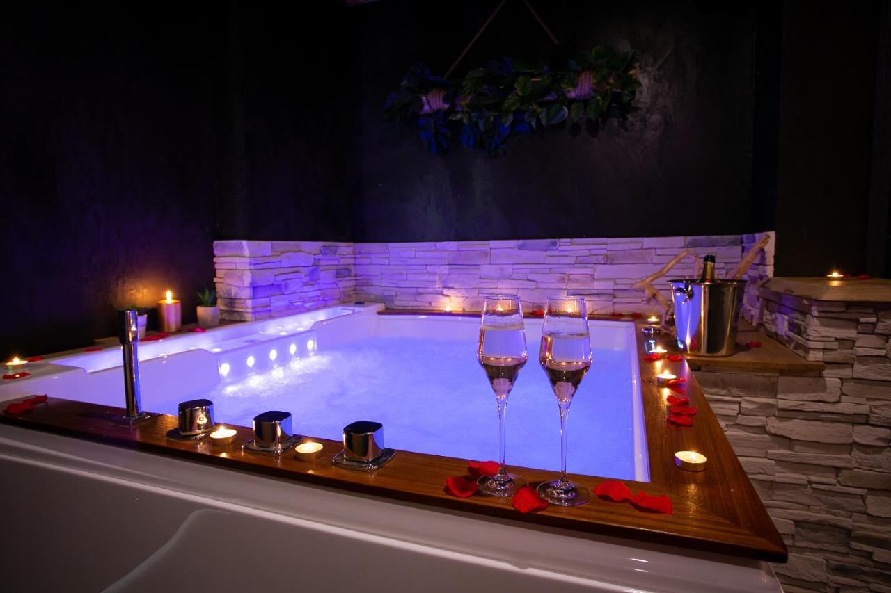 Le Lodge Des Charmes 5 Etoiles Leves ภายนอก รูปภาพ