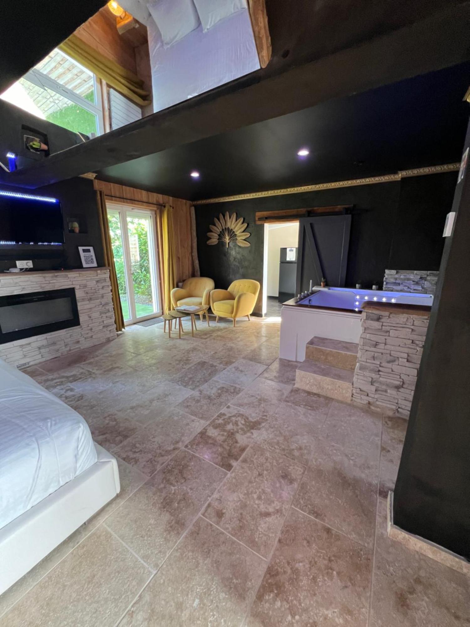 Le Lodge Des Charmes 5 Etoiles Leves ภายนอก รูปภาพ