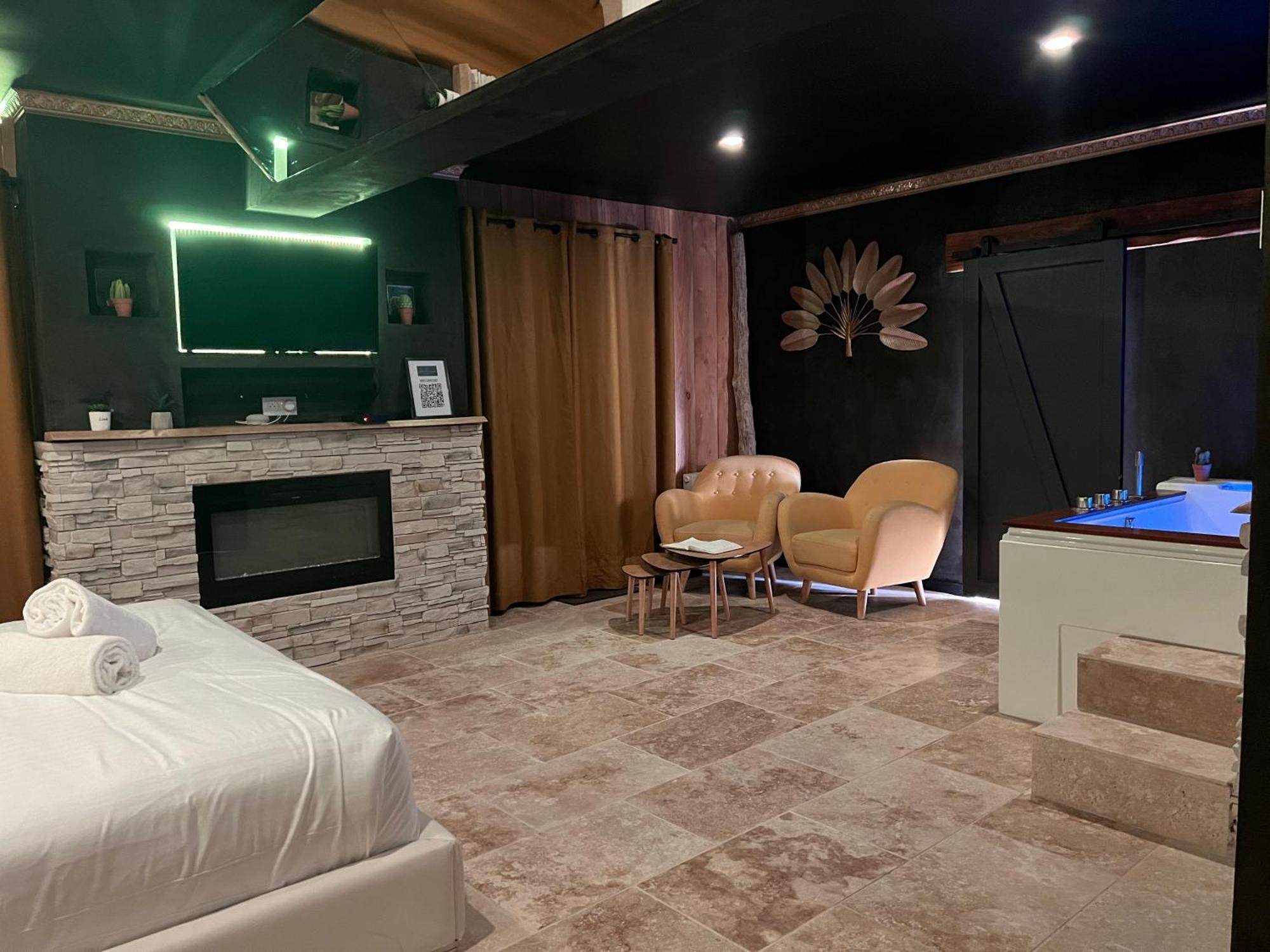 Le Lodge Des Charmes 5 Etoiles Leves ภายนอก รูปภาพ
