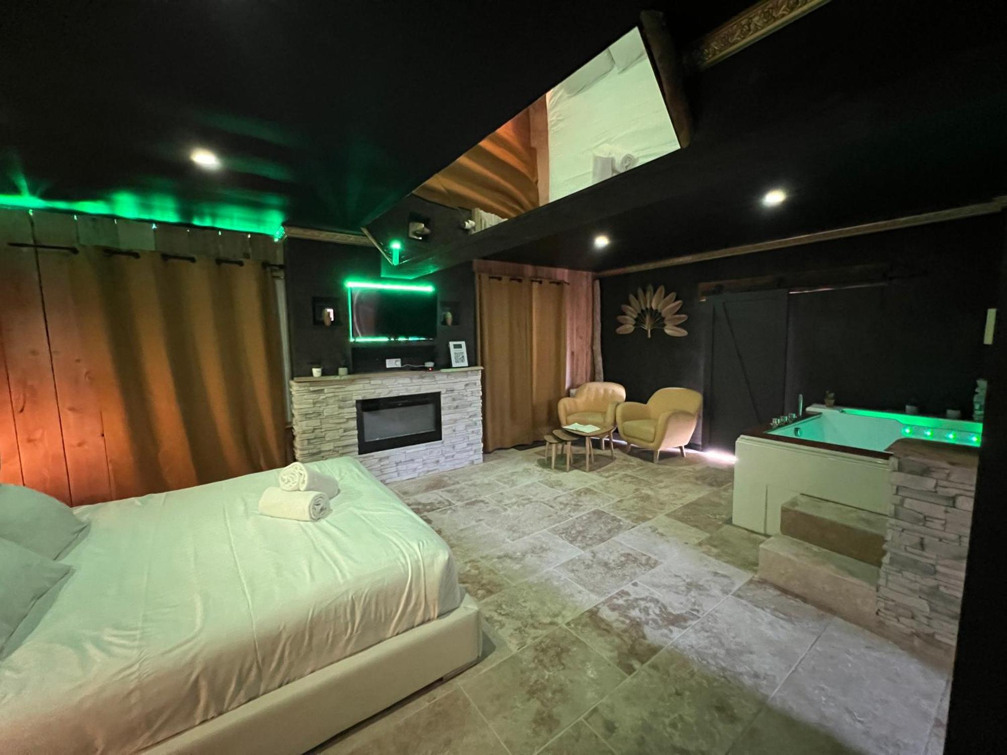 Le Lodge Des Charmes 5 Etoiles Leves ภายนอก รูปภาพ