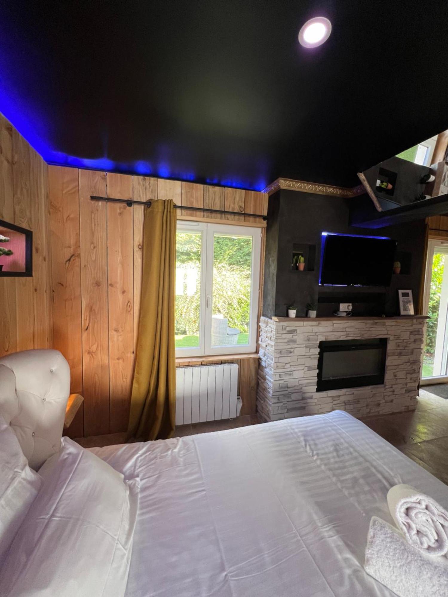 Le Lodge Des Charmes 5 Etoiles Leves ภายนอก รูปภาพ