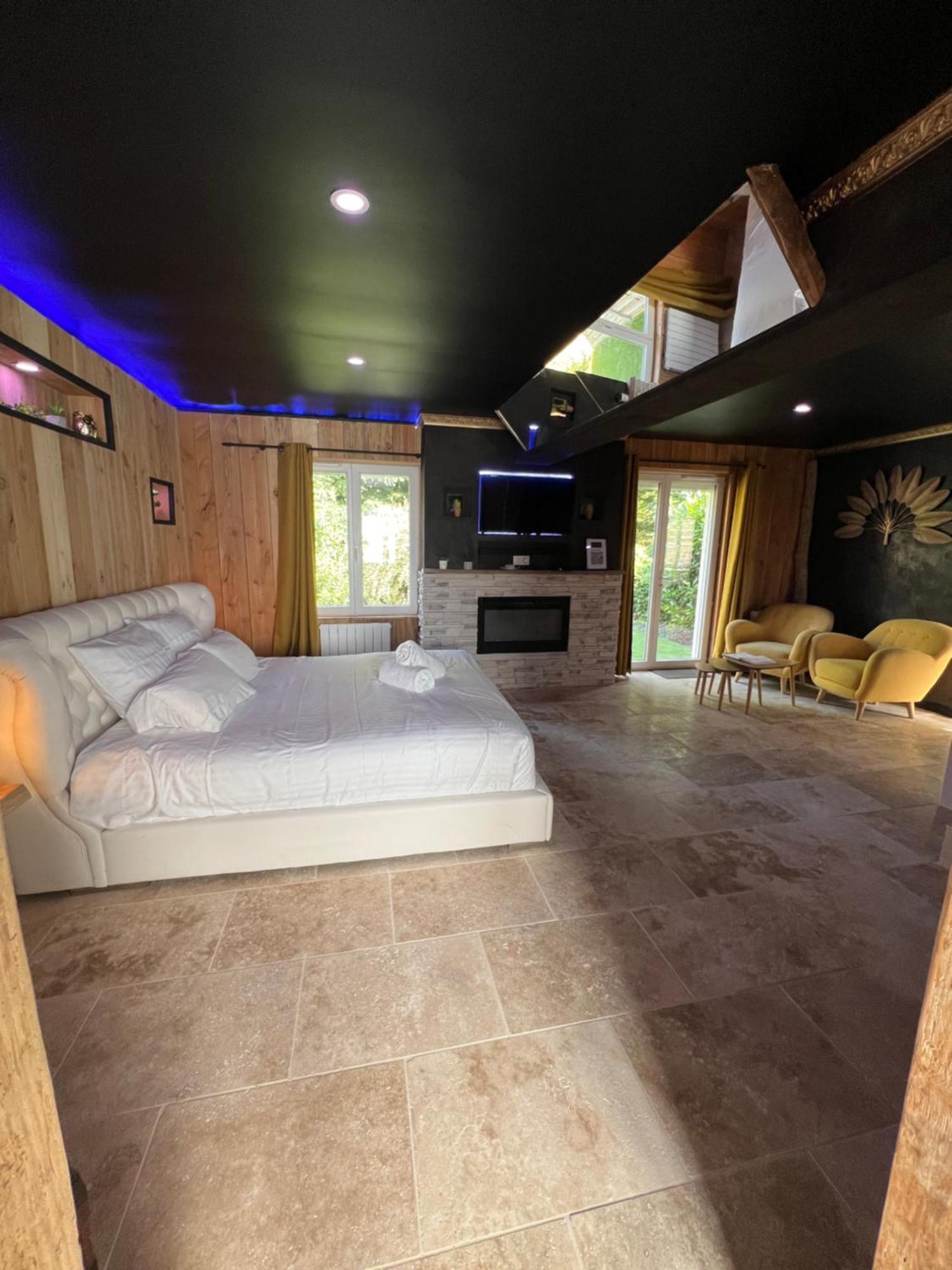 Le Lodge Des Charmes 5 Etoiles Leves ภายนอก รูปภาพ