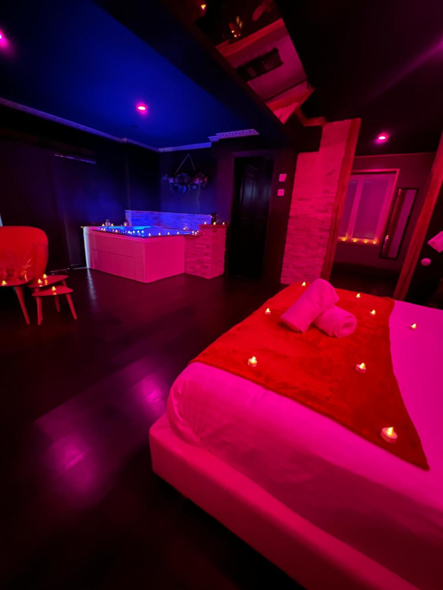 Le Lodge Des Charmes 5 Etoiles Leves ภายนอก รูปภาพ