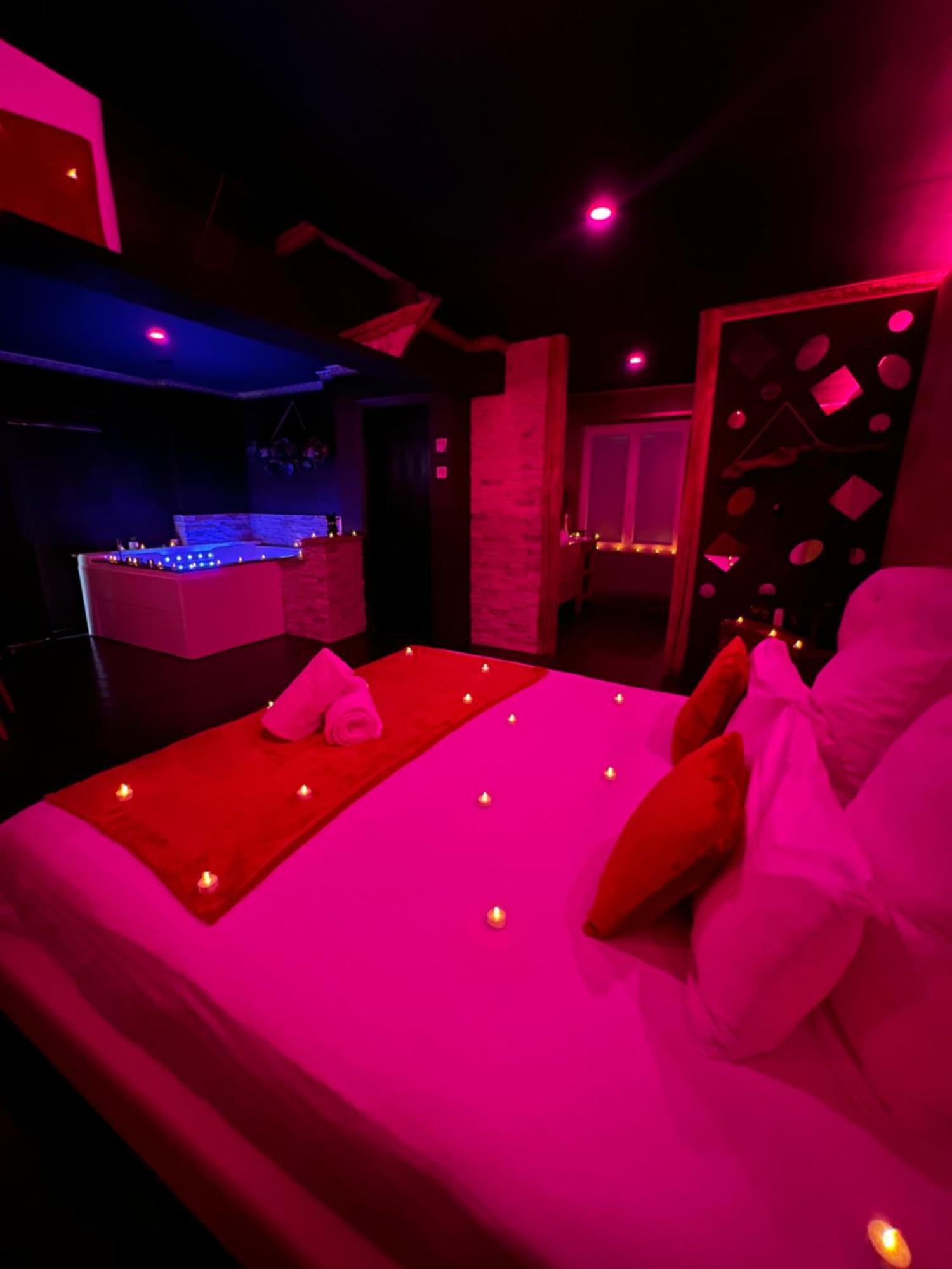 Le Lodge Des Charmes 5 Etoiles Leves ภายนอก รูปภาพ